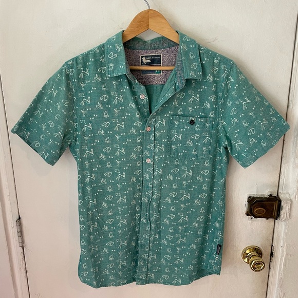 Other - Vintage summer camp pattern button up men’s T-shirt (green)